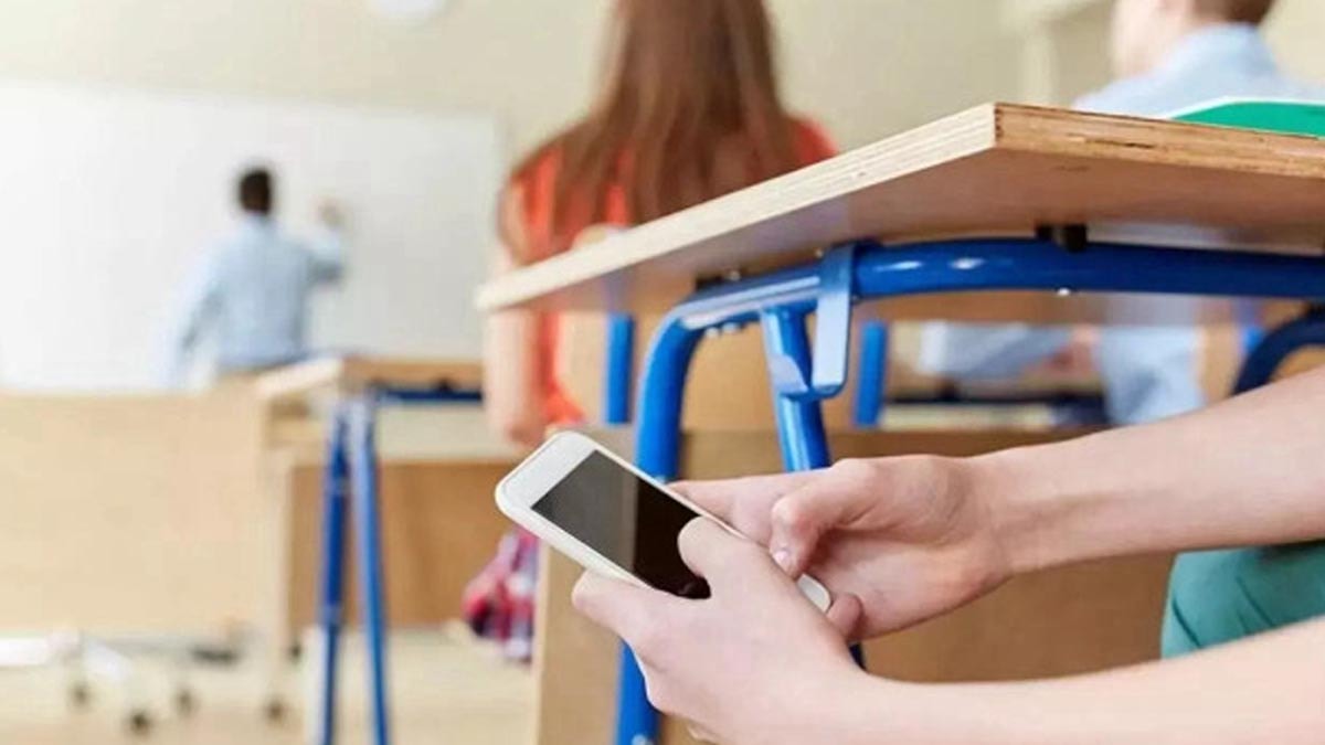 Öğrenciler için yapay zeka yasaklanıyor: İlk adımı onlar attı