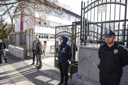 Okullarda yeni dönem başlıyor: 30 bin bahçe görevlisi işe alınacak, görevleri ne olacak?