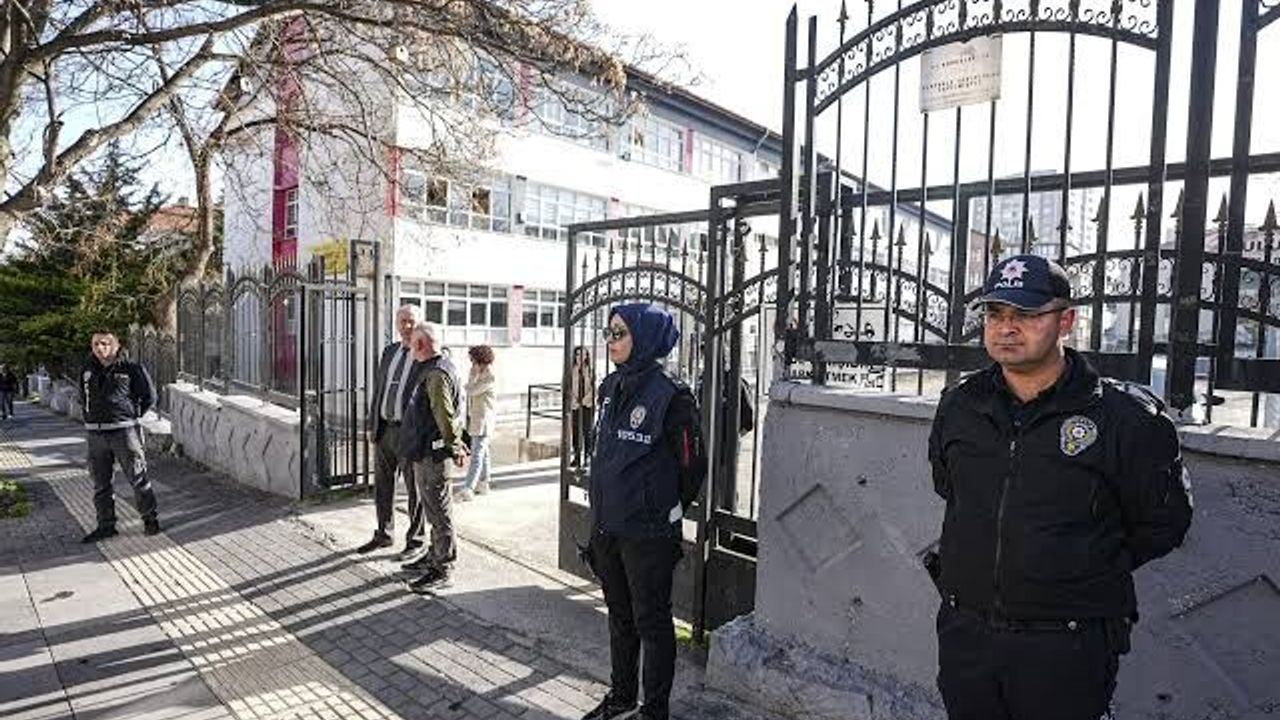 Okullarda yeni dönem başlıyor: 30 bin bahçe görevlisi işe alınacak, görevleri ne olacak?