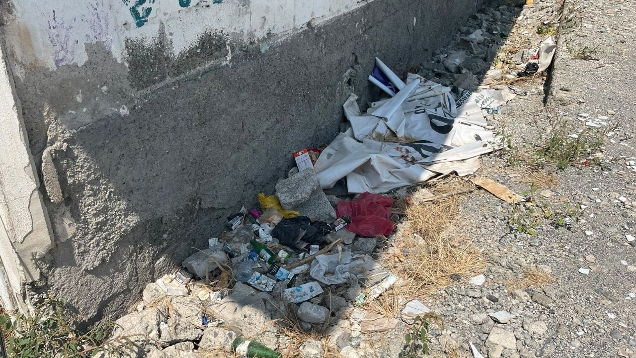 Osmaniye Çarşı’da Çöp Yığını Tepki Çekti!