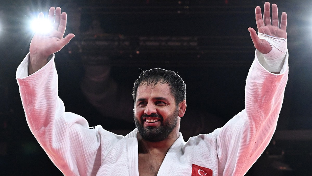 Paris 2024’te tarihi başarı! İbrahim Bölükbaşı’ndan altın madalya