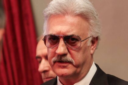 Perdenin arkasında yoksulluk var Perdenin arkasında yoksulluk var