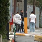 Polise bıçakla saldırmaya çalışan şüpheli ayağından vuruldu