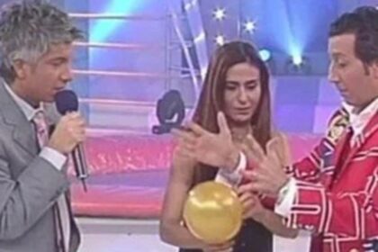 Şahane Pazar 25 yıl sonra geri dönüyor: Uygur Kardeşler efsane programı sahneye taşıyor Şahane Pazar 25 yıl sonra geri dönüyor: Uygur Kardeşler efsane programı sahneye taşıyor