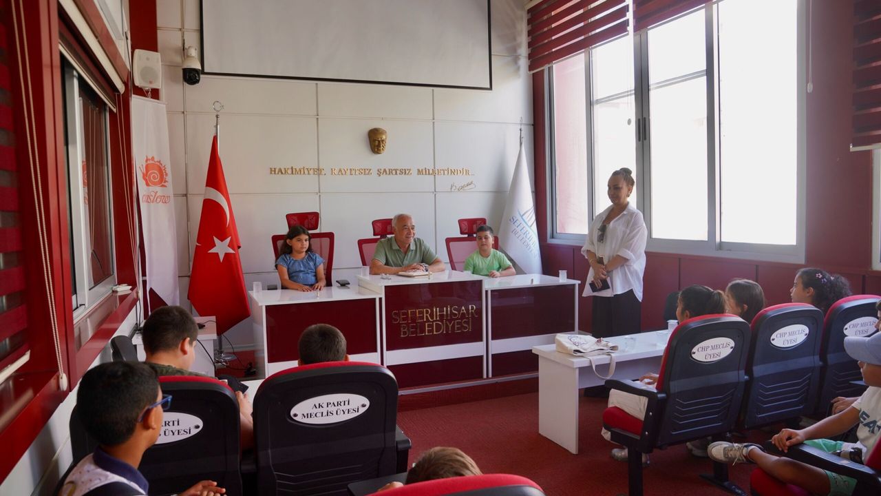 Seferihisar’da çocuklar söz sahibi oluyor: Çocuk Meclisi’nden dikkat çeken öneriler