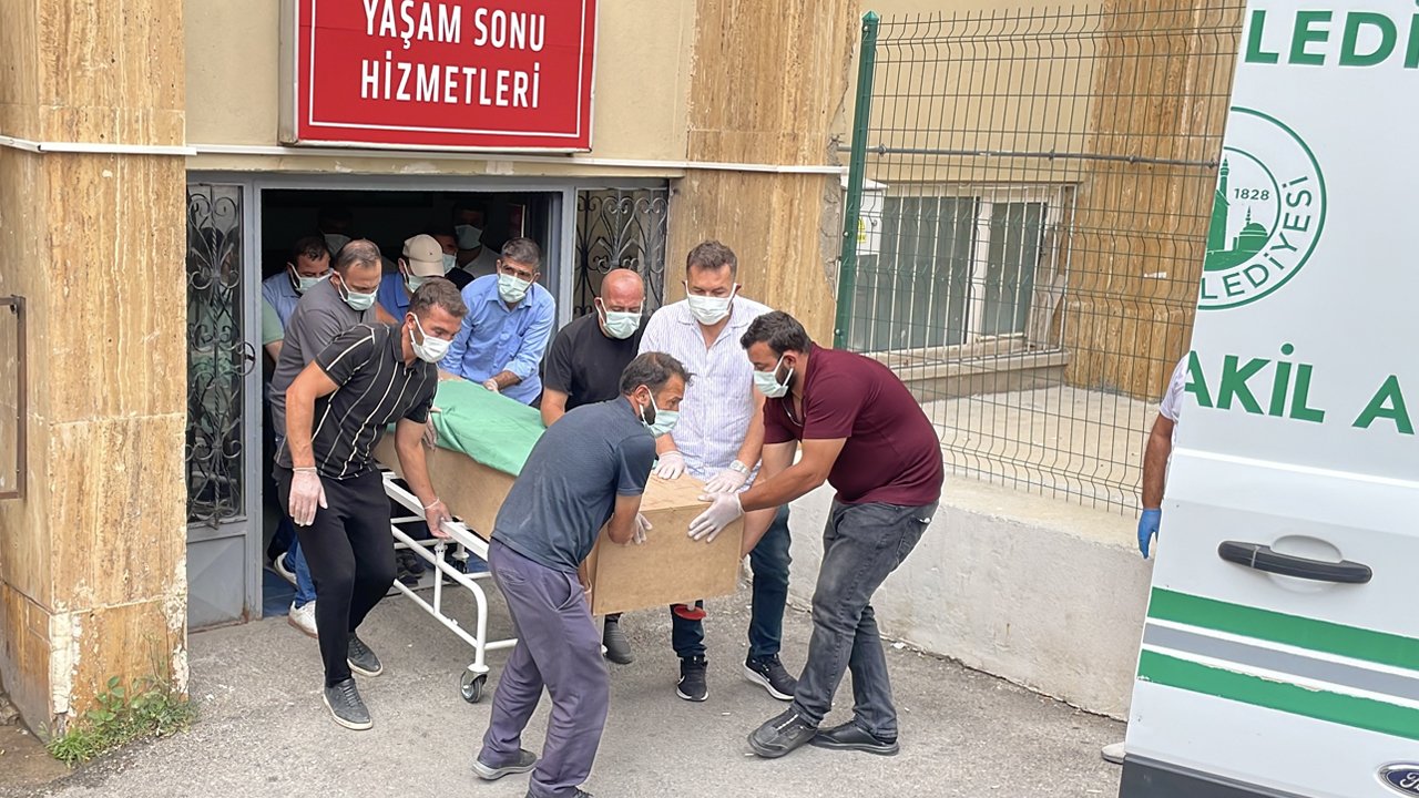 Sivas’ta kene yapışan adam hayatını kaybetti