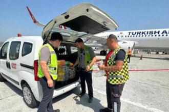 TGS, İstanbul Havalimanı çalışanlarına sandviç ikramında bulundu