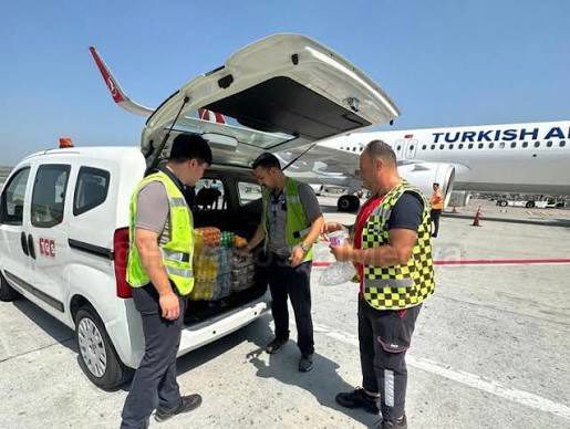 TGS, İstanbul Havalimanı çalışanlarına sandviç ikramında bulundu