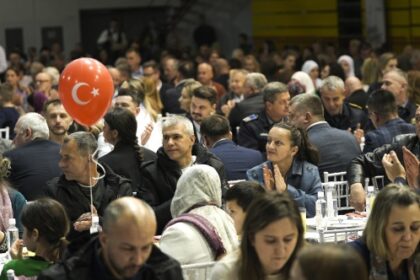 TİKA, Bosna Hersek'te 1500 kişilik iftar sofrası kurdu