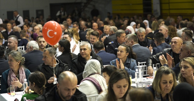 TİKA, Bosna Hersek'te 1500 kişilik iftar sofrası kurdu TİKA, Bosna Hersek'te 1500 kişilik iftar sofrası kurdu