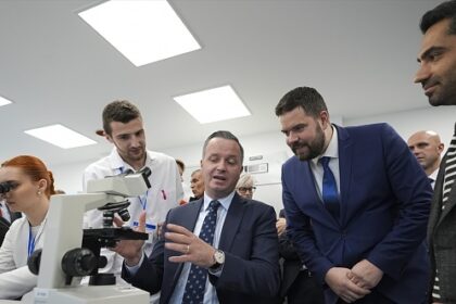 TİKA'dan Bosna Hersek'e sağlık ve medya alanlarında önemli destek TİKA'dan Bosna Hersek'e sağlık ve medya alanlarında önemli destek