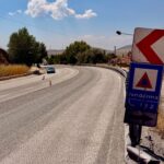 Tırdan dökülen boya araçların rengini değiştirmişti. O yol için çözüm bulundu Tırdan dökülen boya araçların rengini değiştirmişti. O yol için çözüm bulundu