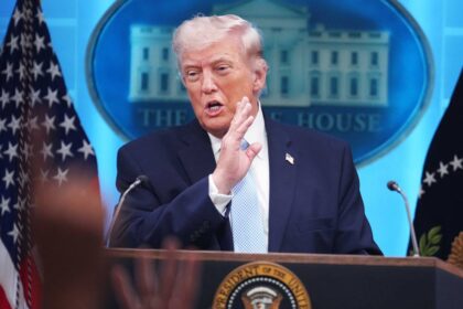 Trump’tan tehdit: Umman önümüze çıkarsa fena halde bombalarız