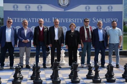 Türk medyasının önde gelen isimleri, Uluslararası Saraybosna Üniversitesi’ni ziyaret etti