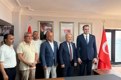 YENİ Parti İzmir’de transfer trafiği sürüyor: 3 partiden 6 eski il başkanı ve yöneticisi katıldı!