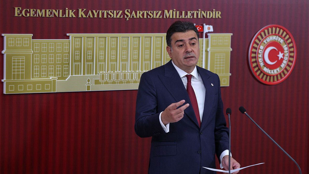 YENİ Partinin kongre takvimi belli oldu: Parti sözcüsü Zeynel Emre açıkladı! YENİ Partinin kongre takvimi belli oldu: Parti sözcüsü Zeynel Emre açıkladı!