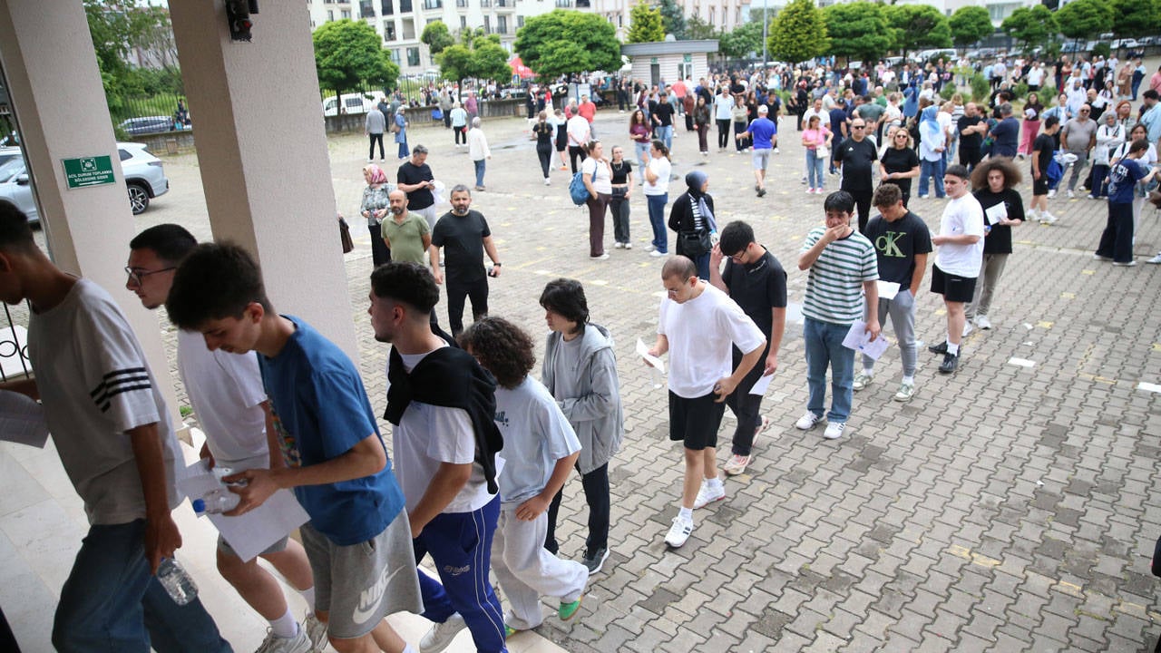 YKS’nin ikinci oturumu tamamlandı: Adaylardan sınav ile ilgili değerlendirme
