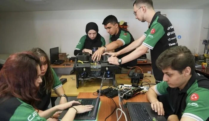 YTÜ öğrencileri yapay zeka destekli otonom insansız su altı aracı geliştirdi