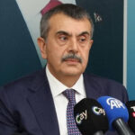 Yusuf Tekin: “Osmanlı ile Cumhuriyet’i barıştırmalıyız” Yusuf Tekin: “Osmanlı ile Cumhuriyet’i barıştırmalıyız”