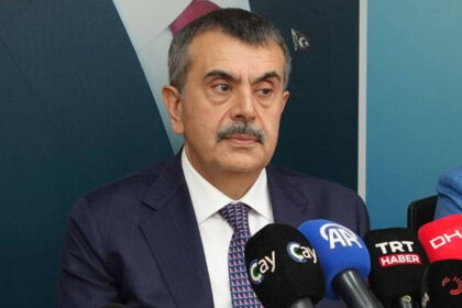 Yusuf Tekin: “Osmanlı ile Cumhuriyet’i barıştırmalıyız”