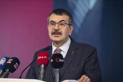 Yusuf Tekin’den serbest kıyafet açıklaması