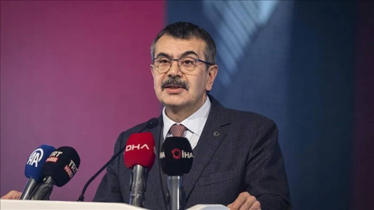 Yusuf Tekin’den serbest kıyafet açıklaması